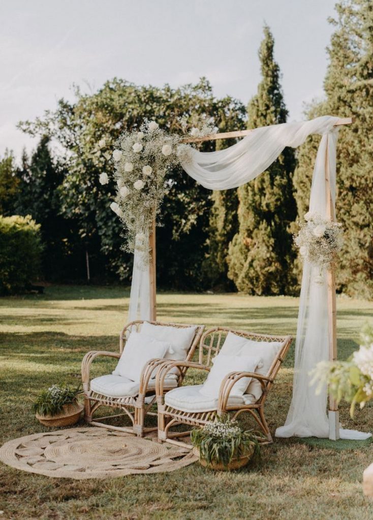 CÓMO HACER DE VUESTRA BODA UN EVENTO ÚNICO Y MEMORABLE ceremonia-boda-734x1024 