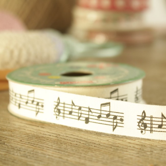 Cinta notas musicales: Detalles y decoración