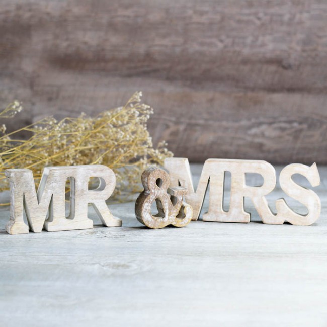 Letras Mr & Mrs madera envejecida